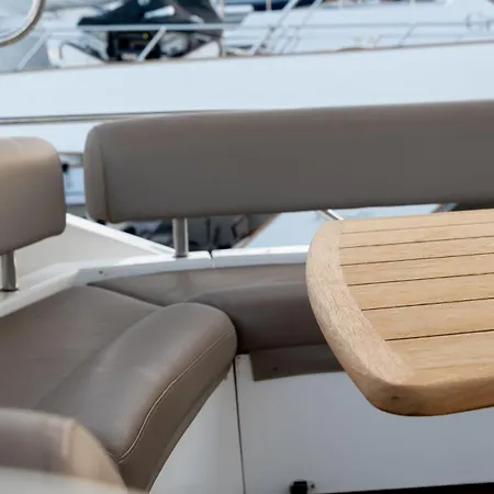 Hotel na wodzie Luxury Yacht 