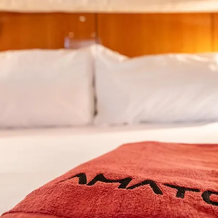 Hotel na wodzie Luxury Yacht 