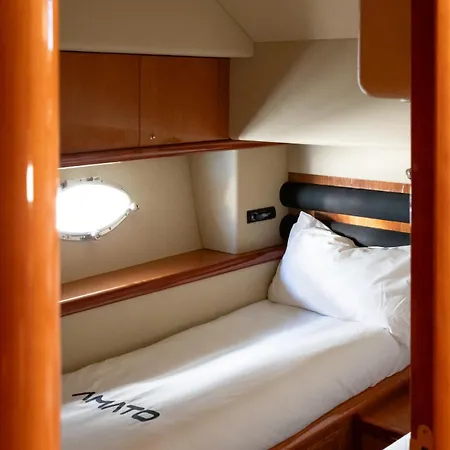 Hotel na wodzie Luxury Yacht 